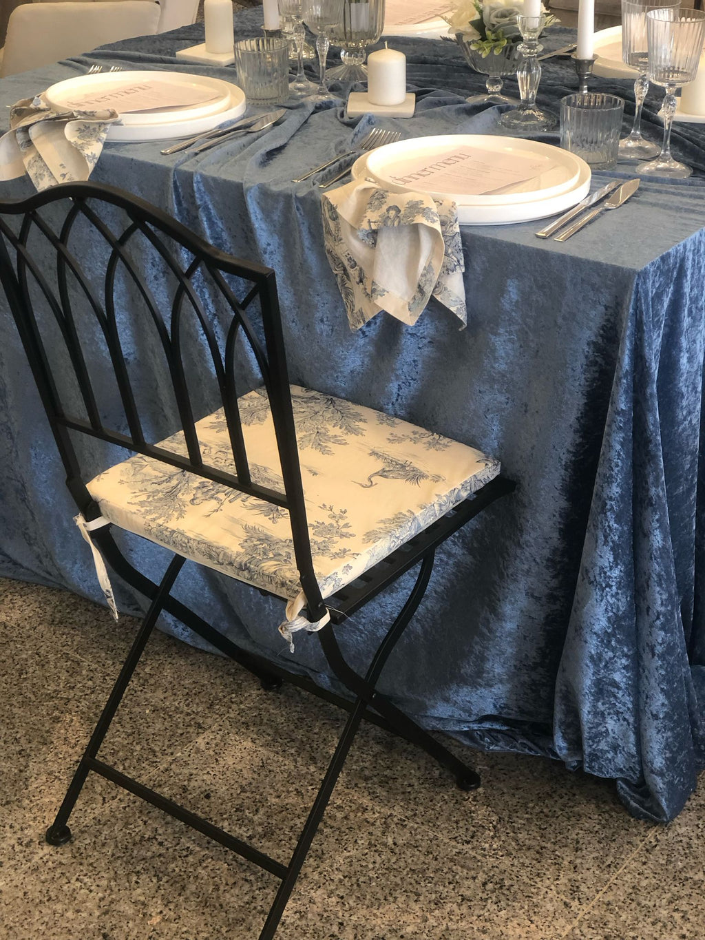 Serviette en carreaux antiques