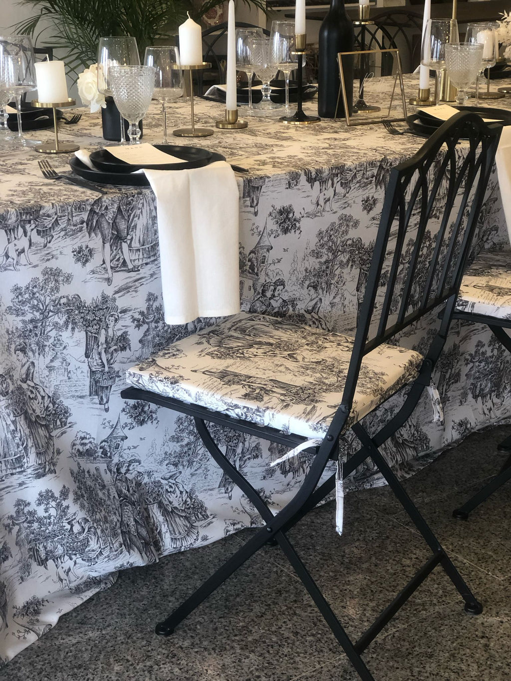 Serviette en carreaux antiques