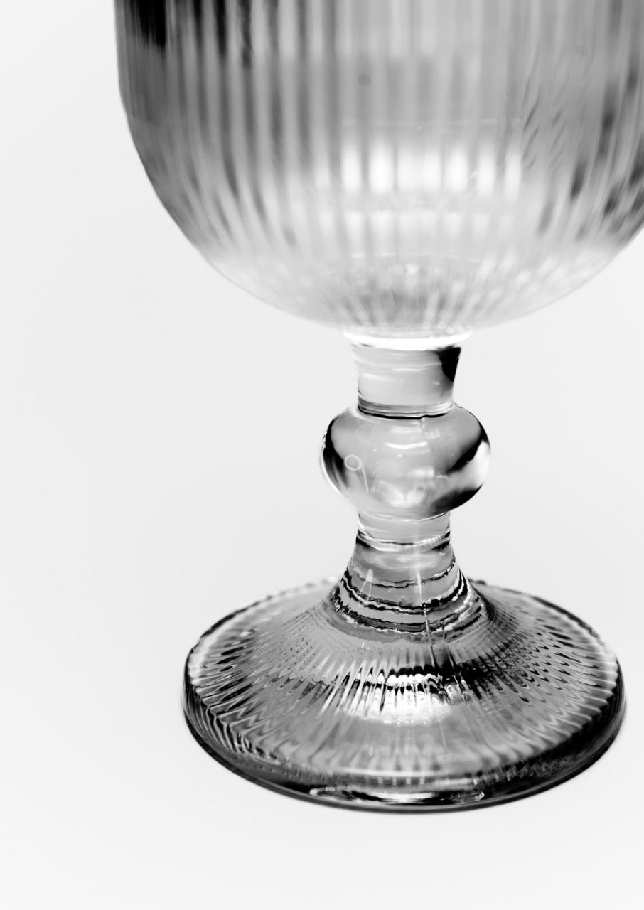 Copo de Riscas com pé Transparente