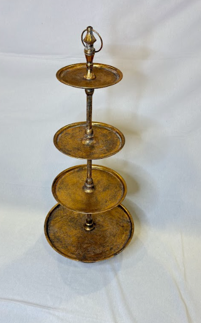 Prato de 4 Andares em Dourado