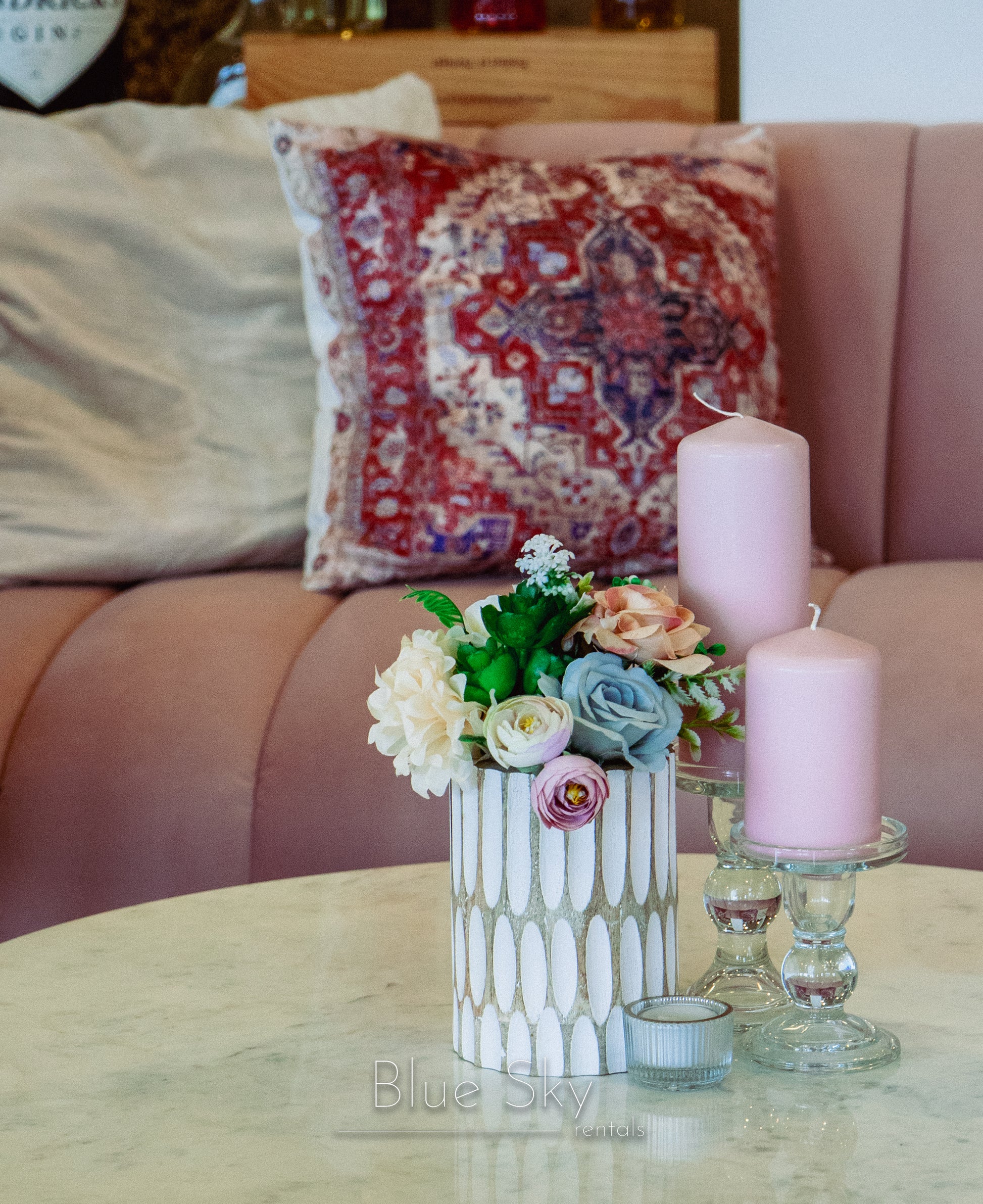 Canapé en velours rose
