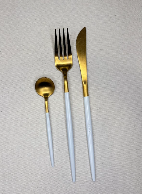 Talheres Dourado e Branco