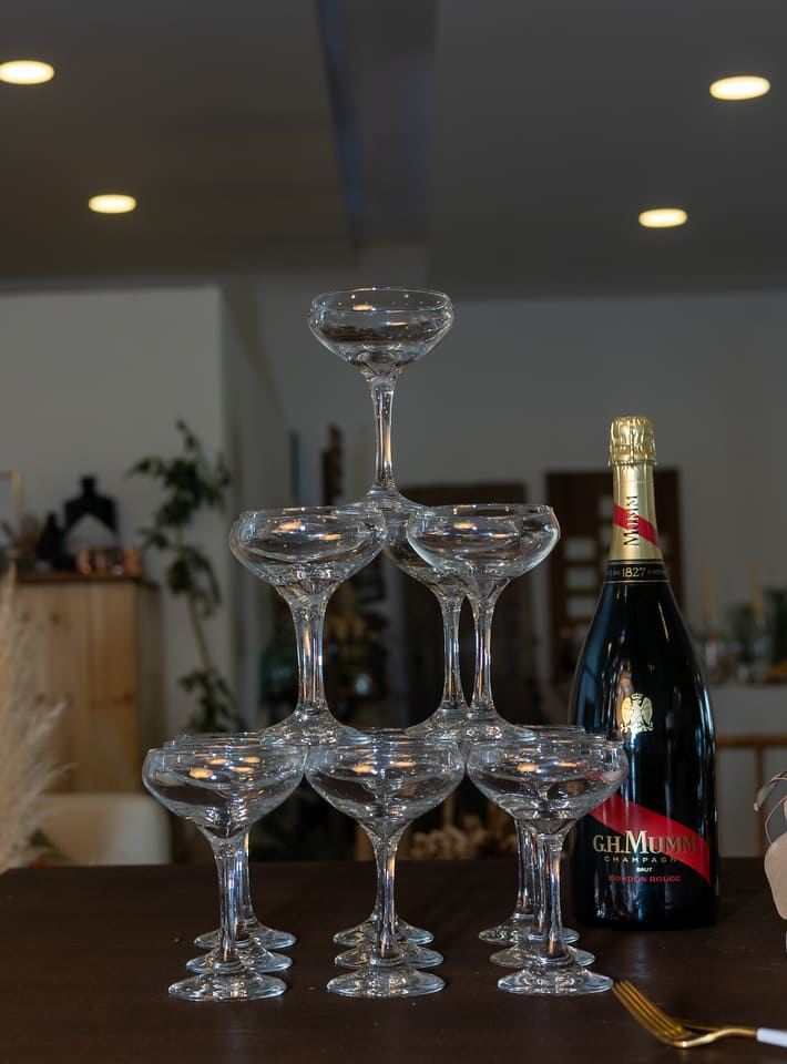 Verres pour la tour à vin mousseux