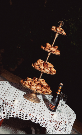 Prato de 4 Andares em Dourado